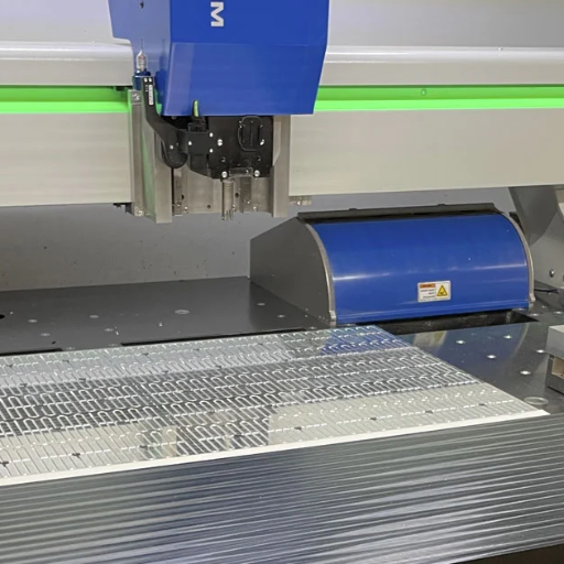 Which materials can CNC routers and CNC mills effectively work with?
