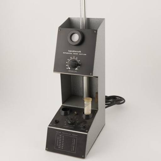 How Does a Melting Point Apparatus Measure Temperature?